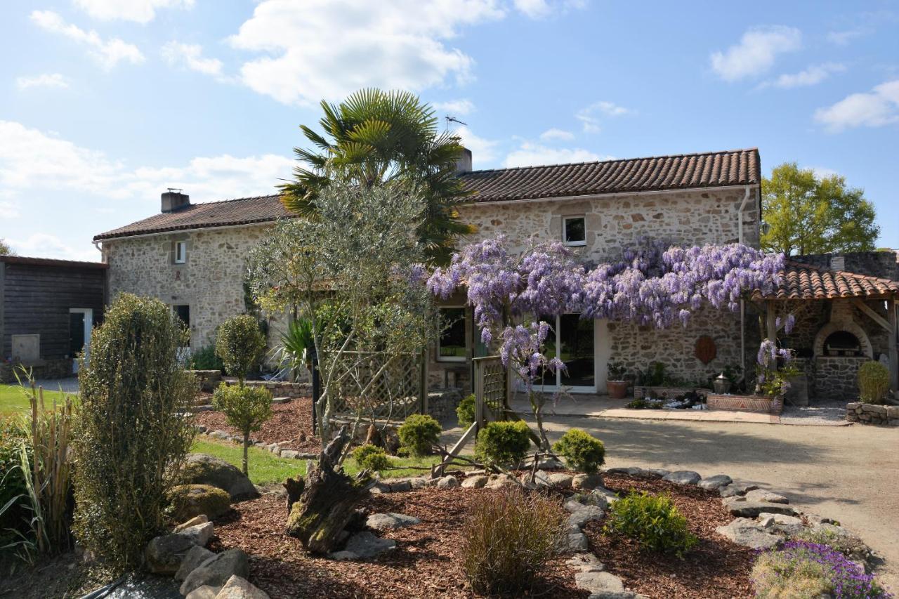 Chez Dominique Et Bruno A 20 Mm Du Puydufou Apartment Bazoges-en-Paillers Exterior foto