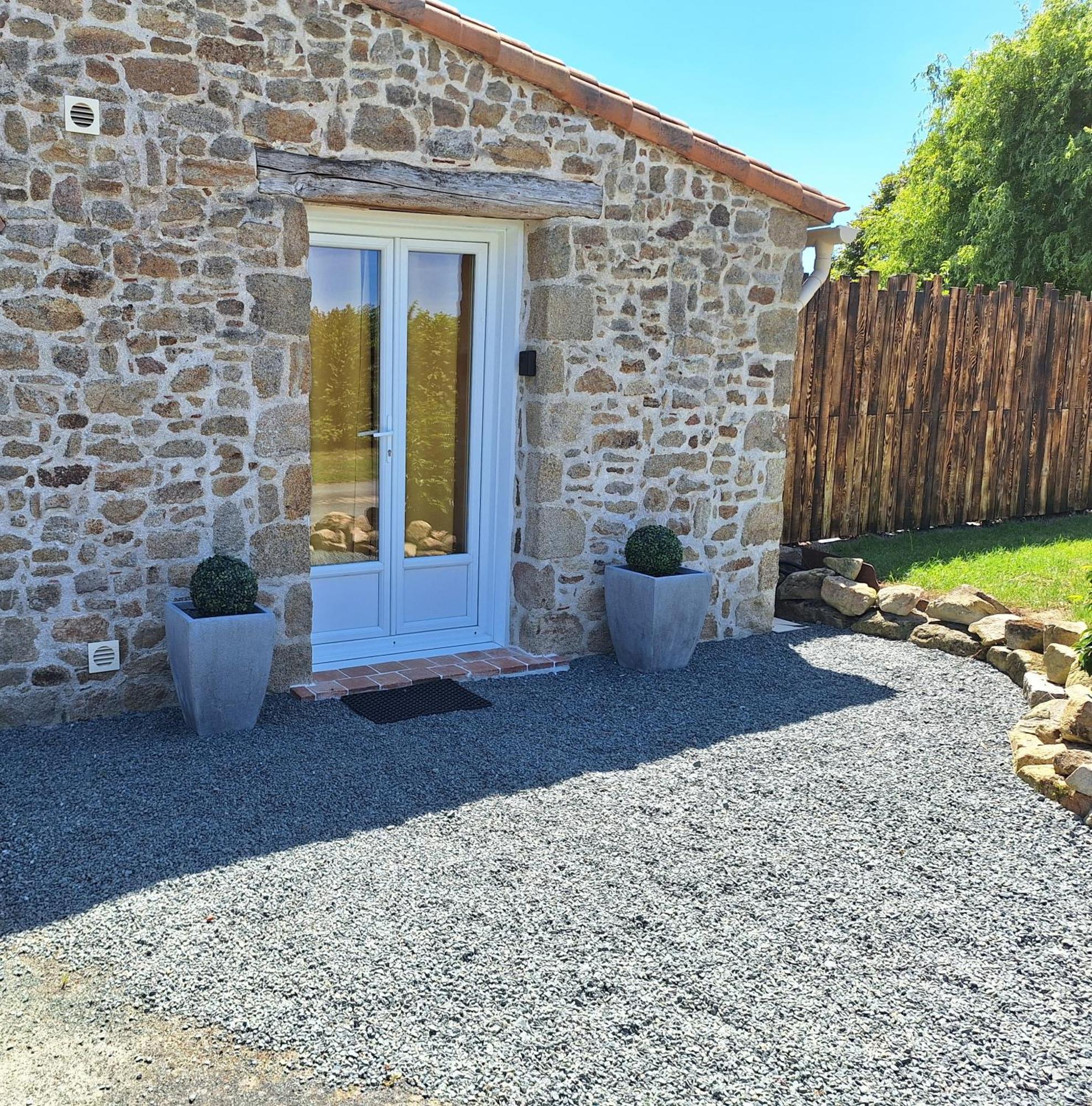 Chez Dominique Et Bruno A 20 Mm Du Puydufou Apartment Bazoges-en-Paillers Exterior foto